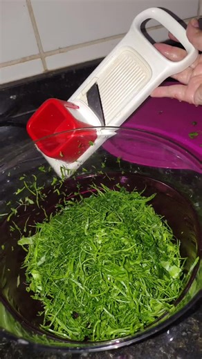 Thairine Consultora Tupperware | Super chef mini Tupperware ✨ Praticidade e agilidade que você precisa ??? Com ele você prepara seus alimentos com muita facilidade!!... | Instagram