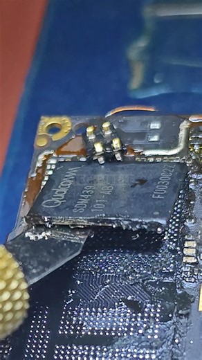 eMMC & CPU Removing 🔧 |Reballing Process | CPU Reballing result #mobilerepairing #youtubeshorts