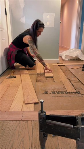 Random plank v groove top nail patch work pt.2 💃🏻 #topnailfloors #hardwoodfloors #refinish #repair #flooringinstaller