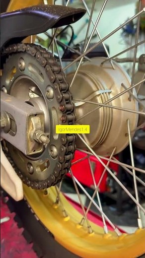 How to Remove a Motorcycle Chain Safely (Easy Step-by-Step) #motorcyclegloves #diy #mechaniclife