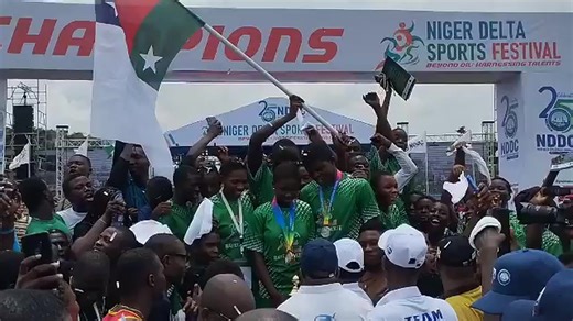 53 reactions | Nigerian teenage Chess star Deborah Quickpen led Team...