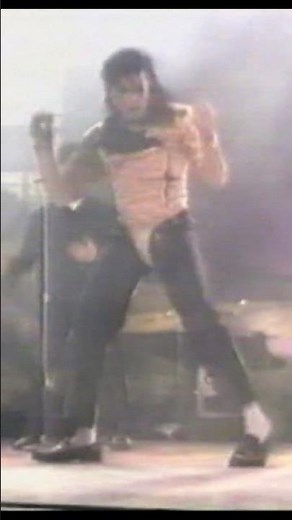 "Wanna Be Startin' Somethin'" 6/27/1992 #michaeljackson #wannabestartinsomethin #dangerousworldtour