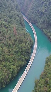 707K views · 12K reactions | Driving on water! This Shiziguan Floating Bridge can definitely bring you a distinctive experience. Enshi, Hubei Province Credit to Kuaishou user 2458553751 | XuQinduo | Facebook