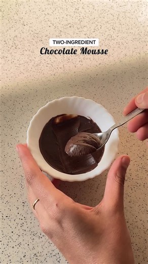 Airblack Culinary Club on Instagram: "🍫✨ 2-Ingredient Chocolate Mousse | No Cream, No Eggs ✨🍫 This 2-ingredient chocolate mousse is light, airy, and incredibly smooth — made without cream, eggs, or butter. Perfect for quick desserts and beginner-friendly baking! 🍫 Ingredients • Chocolate • Hot water 👩‍🍳 Method 1️⃣ Add chopped chocolate to a bowl 2️⃣ Pour in hot water to melt the chocolate 3️⃣ Blend until smooth, glossy, and slightly thick 4️⃣ Transfer to a bowl 5️⃣ Refrigerate until set and