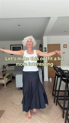 Silver hair outfit ideas: stylish looks and styling tips