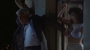 To maintain the deadpan humor of The Naked Gun (1988) director David Zucker forbade the actors from acknowledging the jokes or smiling, insisting they play the ridiculous script as a serious police procedural.