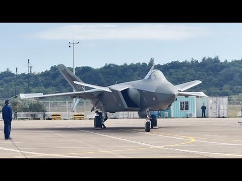 中国の第5世代ステルス戦闘機【J20】 地上で初公開