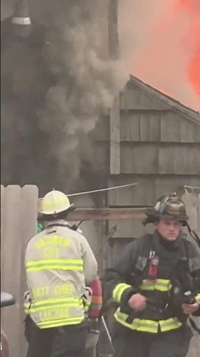 Saginaw Michigan (Garage Structure Fire)#BoxAlarm#JobTown