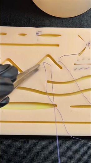 The Cuneo suture💯#youtubeshorts #surgery #surgicalskills#suturepractice#glovesuture