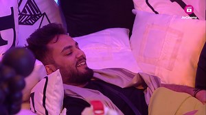 Manisha and Elvish target housemates, one pillow at a time 🤭 Watch #BBOTT2 24 hours live feed on JioCinema for free! #BiggBossOTT2 #BBOTT2onJioCinema Salman Khan Manisha Rani Elvish Yadav #ElvishYadav #AashikaBhatia Fukra Insaan #AbhishekMalhan #FukraInsaan | Voot Select