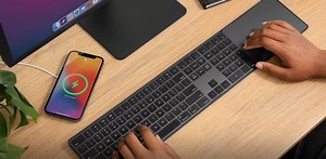 へ〜、トラックパッド付きのMagic Keyboard？ えっ、合体させたの？