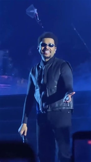 Niagara Falls makes The Weeknd Dramatic 🤫 | Live at Dublin, Ireland 🇮🇪