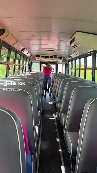 Exploring TikTok: Excursion with Class 8V Grado