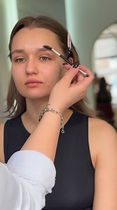 #makeup #makeupprocess #purpleeyeliner #graphicmakeup | FRAN