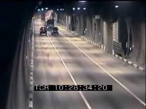 Traffic accidents in the longest Moscow Tunnel, Road Collision in Russia, CCTV coverage #footage