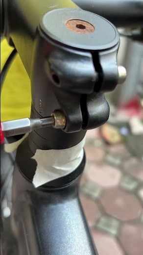 Loose headset? Fix this. #cyclingtips #mtb #bicycle #cycling #tipsandtricks