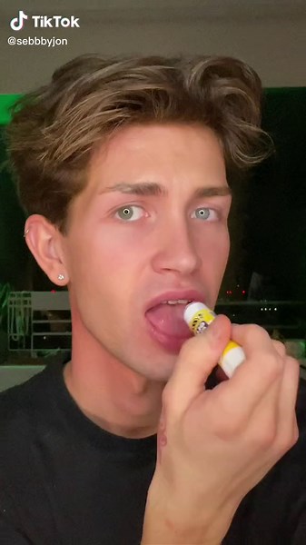 Transforming into Wybie Lovat: Makeup Tutorial