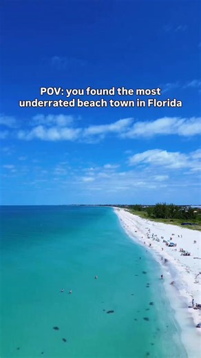 Looking for things to do in Florida? 👀�This spot (plus 1,000 more) is in my Florida Travel Guide Interactive Map perfect for weekend getaways, road trips, and exploring without hours of research and stress!�Check it out at the link in my bio! Most people drive right past it on the way to Siesta Key or Sarasota, but Venice is slower, quieter, and way more laid-back — with great beaches, a quaint downtown, and some of the best sunsets on the Gulf. It’s known as the “Shark Tooth Capital of the Wor