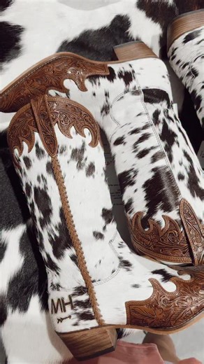 ↠ 𝐋&𝐋 𝐁𝐨𝐮𝐭𝐢𝐪𝐮𝐞 ↞ on Instagram: "Custom boots going out today ✨🤍🤠 #westernfashion #cowhide #leather #rodeo #boots #tooledleather https://l-lboutiquee.com/products/adelaide-cowhide-leather-boots"