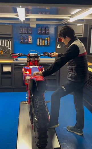 8.5K views · 59 reactions |  Betamotor testing the brand new RR 125 prototype, finally!  ✈️The new development 2026 Beta RR 125 cc 2 T Enduro for our rider Andrea Surini of the fm_factory_racing_team is ready. #beta #betafactory #enduro #endurogp #galles #workshop #bikelife #office #officina #beta125 #betarr #reel #125sound #2stroke #betausa  fm_factory_racing_team (copyright) | OFFROADCRACKS.com | Facebook