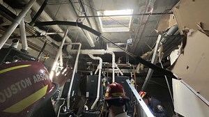 Sarasota couple builds crosses for Caylee Anthony memorial