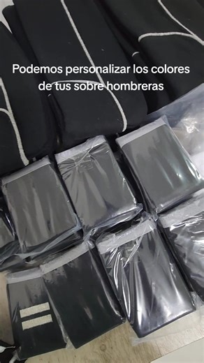 Nuevo pedido personalizado Nuestro cliente solicitó gorras de cuartel y galones en tonos negro y blanco, ¡y quedaron increíbles! ⚫⚪ En Águila Bicéfala personalizamos cada aditamento para que se adapte al estilo y colores de tu agrupación. Porque cada detalle cuenta cuando se trata de portar con orgullo tu uniforme. 💪🇲🇽 📩 Contáctanos y cotiza tus accesorios personalizados #aguilabicefala #uniformes #personalizado #militarizado #envios | Águila Bicéfala, artículo y uniformes PDMU