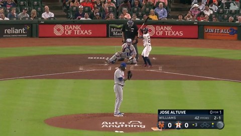 Jose Altuve belts a solo home run to left field | 06/21/2022