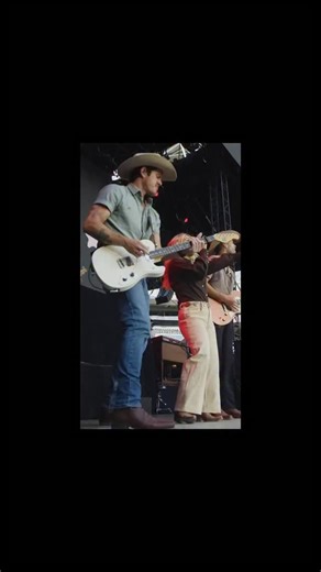 2025 was a year I’ll never forget! So grateful for all the moments with y’all and the journey this year brought. It’s incredible what happens when you surrender and let God write the story of your life 🤍⭐️ | Anne Wilson