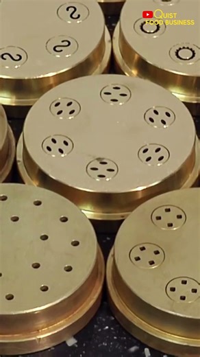 THE BEST PASTA MAKING MACHINE.