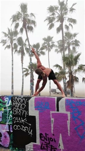 Low back feeling tight?Try these 3 movements to open up the lower back, hips and hamstrings.