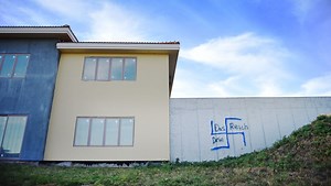 Seemingly-abandoned 'monster' mansion an eyesore for upscale S.F. neighborhood