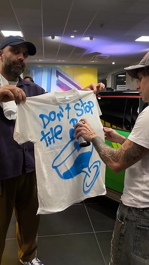 4.6K views · 20 reactions | Please don't stop the music! #art #graffiti #graffititutorial #graffitiart #spraypaint #streetart #streetarteverywhere #streetartinternational #spraypainting | spray painting | Facebook