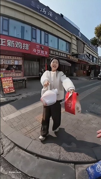 What Happened When This Food Delivery Boy Took His Sister to Work
