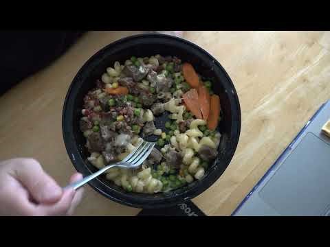 ASMR - MACARONI AND CHEESE AND BEEF CHUNKS EATING SOUNDS