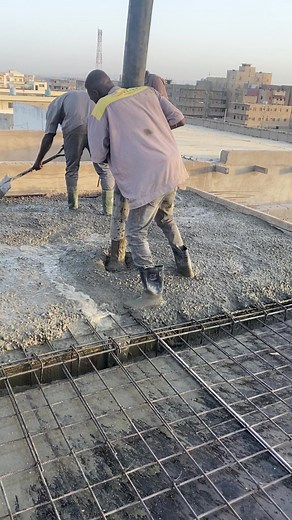 صب سقف خرسانة الطابق الأول في بورسودان — طريقة العمل والأدوات