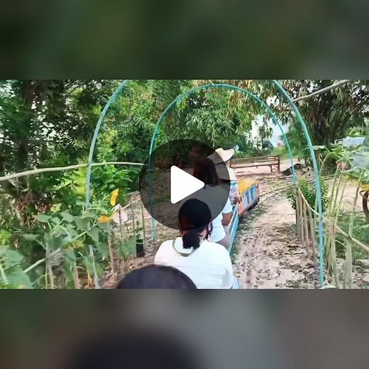 รถไฟซิ่งที่บ้านนารุ่ง จ.สุรินทร์