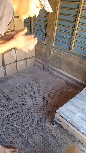 Organizing Warehouse Boxes for Efficient Space Use