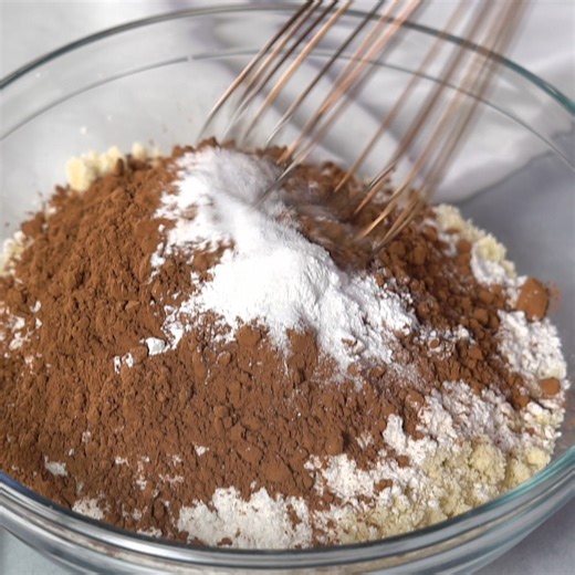 15K views · 158 reactions | These Low Carb Keto Salted Caramel Cake Balls are a perfect party friendly finger food, no utensils required! | SugarFreeMom.com | Facebook