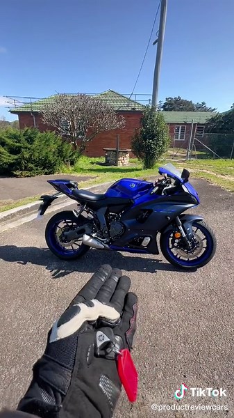 Yamaha YZF-R3 vs YZF-R7: Which is the Better First Bike?