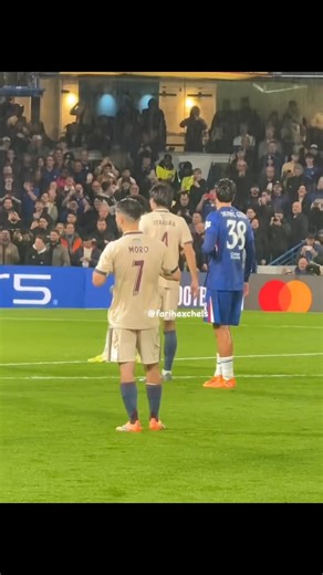 The moment Chelsea's designated penalty taker, Enzo Fernandez gave Estevão Willian the penalty to take inorder to create history as Chelsea's youngest goalscorer in the Champions League 😊👏💙 | Chelsea Updates