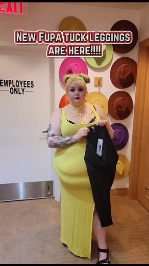 Fupa Tuck leggings is one of Juicy Body Goddess signature items. Best selling seamless leggings for plus size. It features a high waist for tummy & back coverage. Our leggings are designed to smooth. Comfortable strecth fabric. Www.juicybodygoddess.com | Juicy Body Goddess - Plus Size Fashion