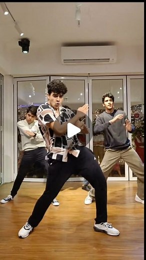 Nanak Singh on Instagram: "The best choreography class of this year, and personally I don't think I have ever danced with this kind of energy in any other class. Sir tussi great ho @dharmiksamani Dancing with the boys @siddharthadayani @nishchaymurpana @_atharva.warekar_ Studio @tangerineartsstudio Vc @poorviiiiiiiiiiii 💞 Song @katrinakaif @imrankhan @ali_zafarv@aliabbaszafar Do dhaari talwaar Hype credits @nixsmix #dancereels #trendingnow #viraldance #dodhaaritalwaar #dharmiksamanichoreography