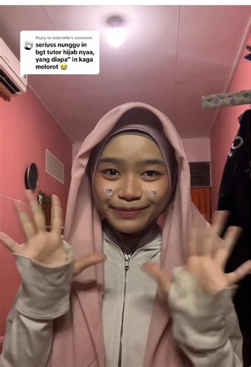 spiderweb🇵🇸 (@citizenwaras) - Tutorial Jilbab Segitiga: Cara Memakai Hijab yang Mudah