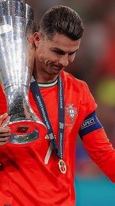 Ronaldo f_c00 on Instagram: "✨朗@cristiano #cr #cristianoronaldo #ronaldo #messi #football #cristiano #realmadrid #neymar #soccer #championsleague #juventus #fifa #manchesterunited #portugal #premierleague #juve #futbol #fans #nike #laliga #barcelona #futebol #mbappe #halamadrid #leomessi #psg #like #instagram #ucl #seriea"