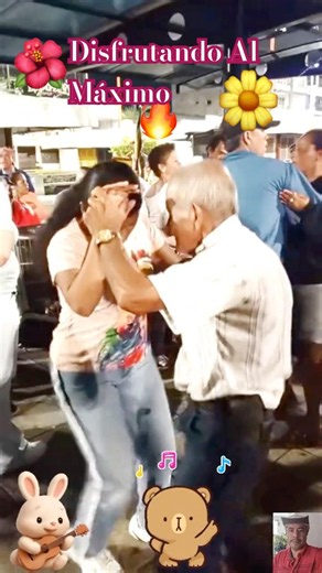 Bailando Feliz y Disfrutando Al Máximo 🤩💃#humor #dance #motivation #music #baile #funny #like 🤩