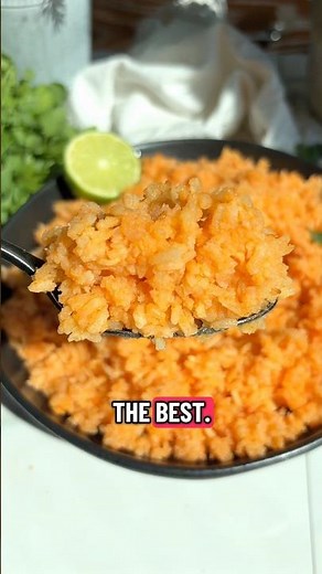 Super easy to make Mexican rice recipe 🍚🥕🧅 recipe in caption✨