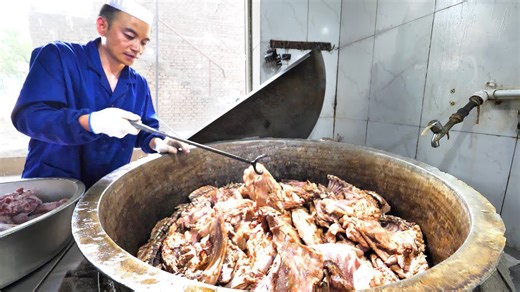 Xining’s Extreme Hui Muslim Street Food You’ve Never Seen