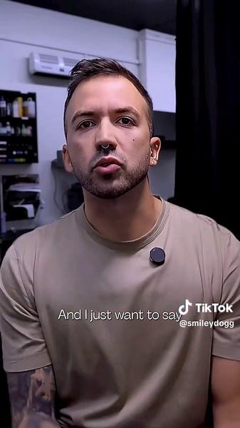 ✨ In his own words, Cork has given Alberto more than just work; it’s about the connections, the trust, and the memories built here. 🖤 Now he’s back with us from 15th to 25th October, and yes; he still has some spots available! This marks the start of a new cycle: Alberto will keep flying back every 2 months to look after your piercings, share his experience, and keep that Smiley energy alive. 📅 October spots are open now, and once they’re gone, that’s it until December. 👉 Don’t wait, book you