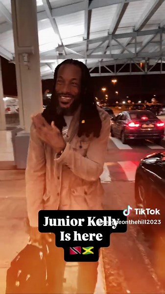 Reggae crooner Junior Kelly arrived in Trinidad early Tuesday morning ahead of the much anticipated Red Gold and Green Gala where he will be performing live, this Sunday 16th November at Sound Forge. Check Red Gold and Green pages for limited tickets info @Red Gold & Green Ball @Reel News TT