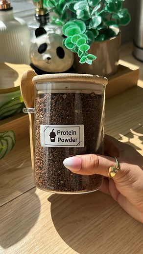 In My Healthy Girl Era — Homemade Protein Powder POV: We’re skipping the store-bought stuff with weird ingredients and making our own protein mix at home ✨ It’s clean, budget-friendly, and packed with superfoods you can actually pronounce 🌱 🥄 Ingredients: ½ cup pumpkin seeds ½ cup sunflower seeds ½ cup hemp seeds 🌿 (protein superstar!) ½ cup flax seeds ¼ cup chia seeds ½ cup almonds ¼ cup unsweetened cocoa powder 1 tsp cinnamon powder (for flavor blood sugar balance) A pinch of salt ✨ Just dr